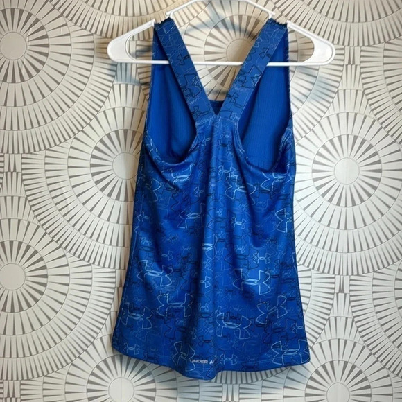 EUC‎ WOMENS Under ARMOUR tank with built in bra - Picture 2 of 6